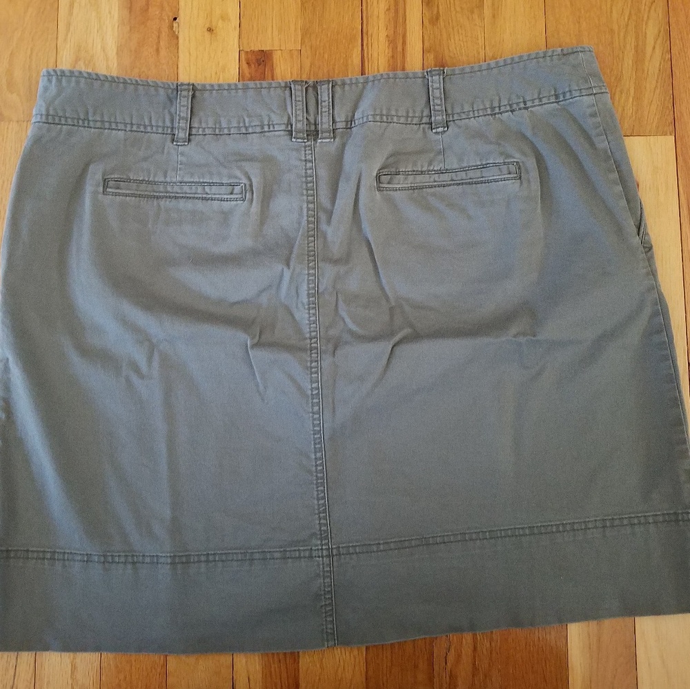 Green Cargo Skirt - Picture 2 of 7
